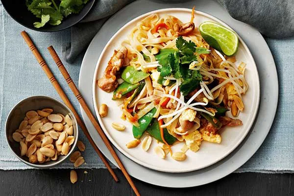 Chicken pad thai